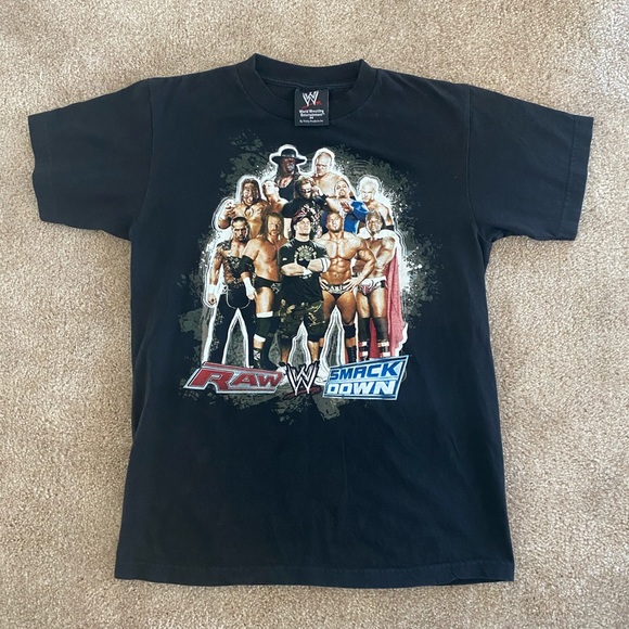 2002 WWE raw vs smack down t shirt size medium - Picture 1 of 6